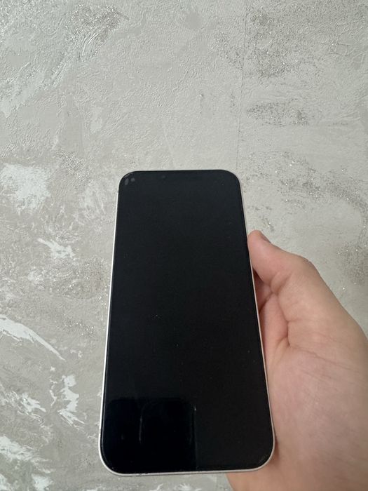 Продам Iphone 13