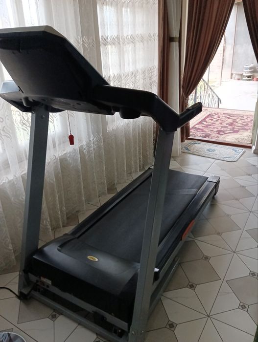 Срочно продается беговая дорожка в отличным состояние!