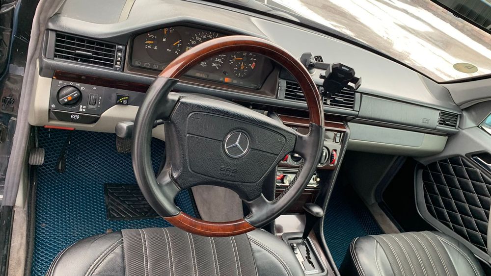 Мерседес 124 320