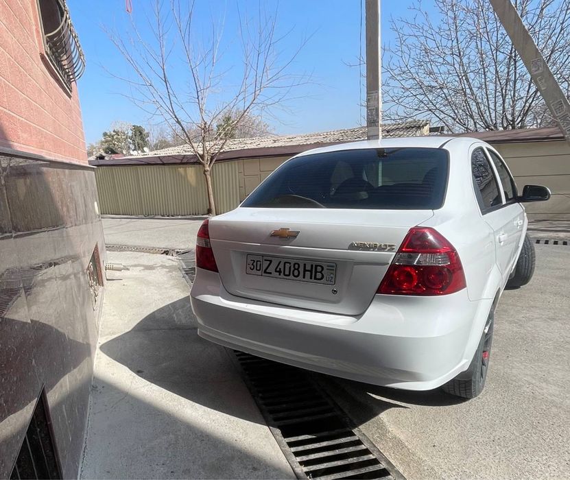 Nexia 3 avtomat srochno!