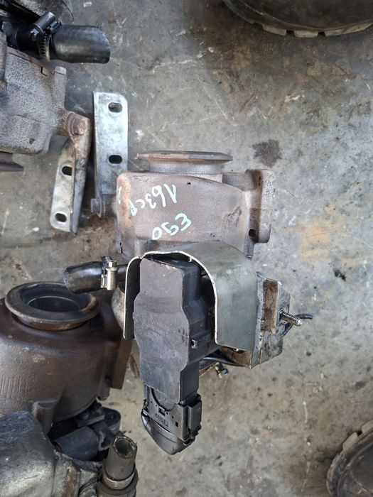 Turbina bmw e 90,91,87 2 ,0d  163 cp