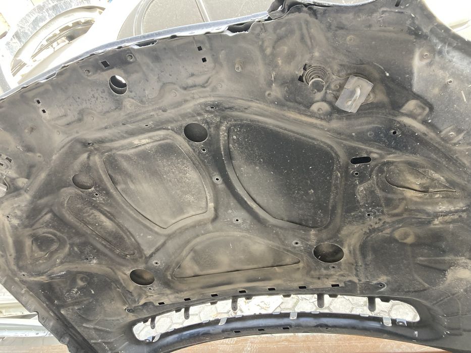 Mercedes w211 капот.