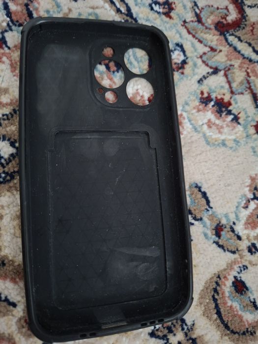 Продам чехол на Айфон 13 про