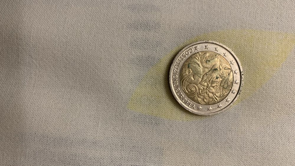 Монеты 2 и 1 евро