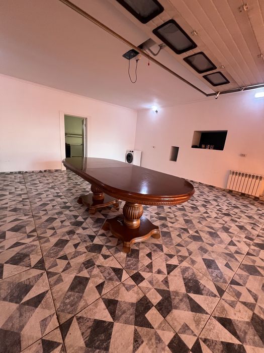 Стол для столовой б/у