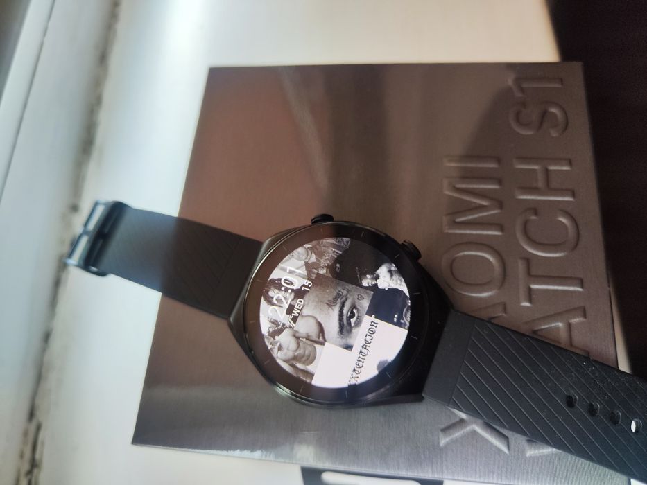 Xiaomi watch s1 .