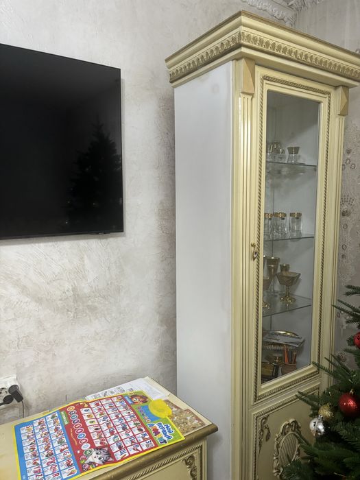 Продам горку для гостинной