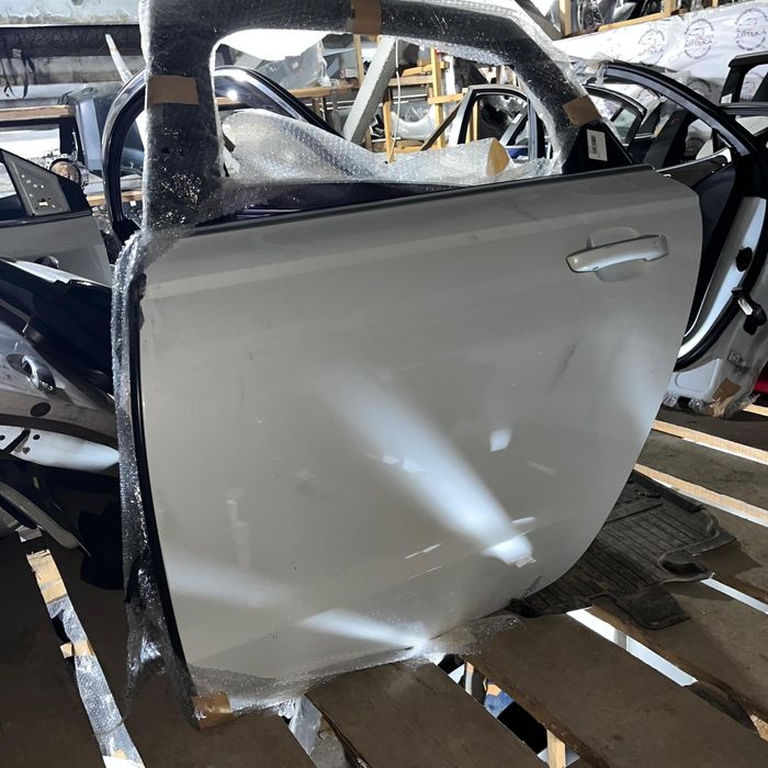 Задняя левая дверь Audi A6C7