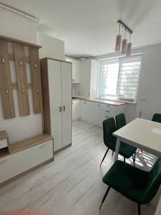 Inchiriez apartament 2 camere - str. Bizusa, etaj intermediar