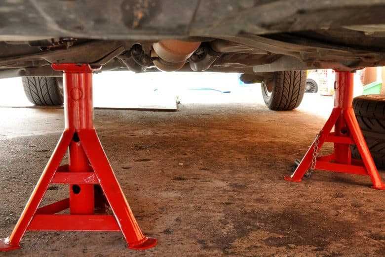 Стойки подпорни за автомобил 2 тона 3 тона гараж сервиз