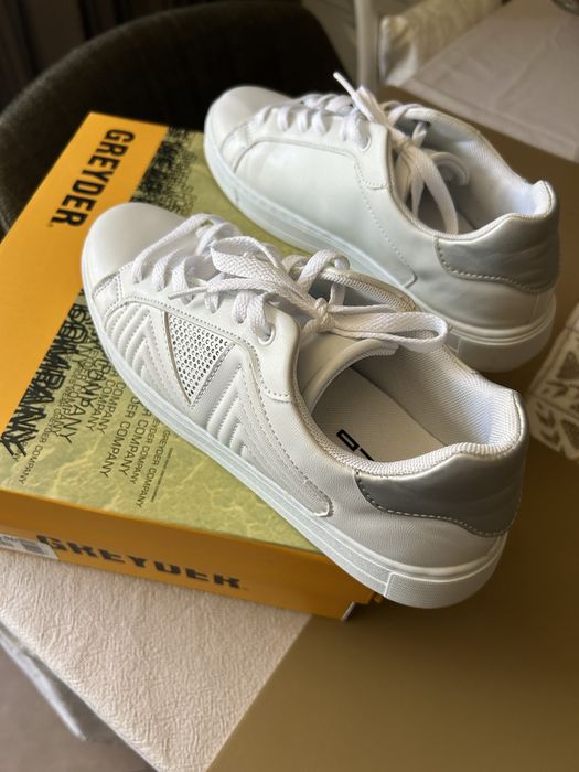 Маратонки GREYDER - р-р 40, бели