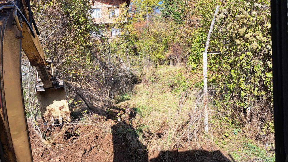 Услуги с багери и камиони