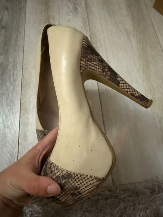 Pantofi cu platformă înalți