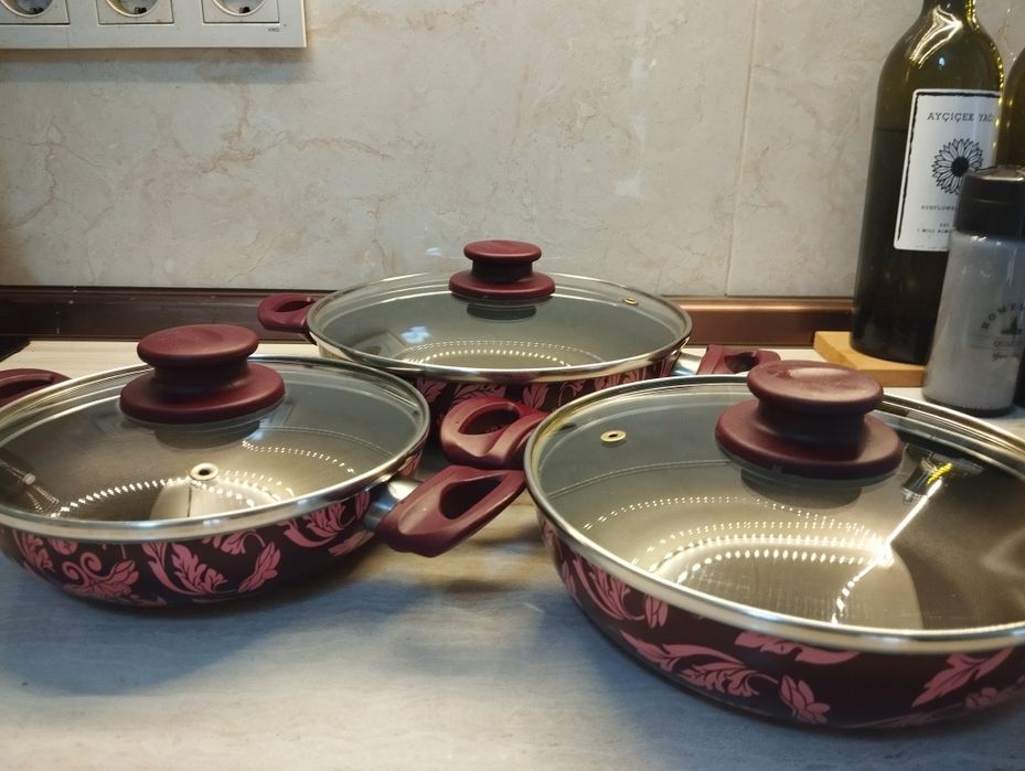 Набор кастрюль (срочно продам)