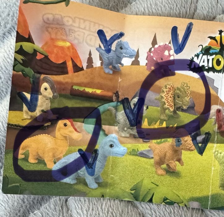 Киндер динозавры по 300 тг