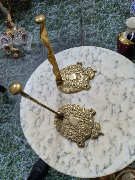 Чифт прекрасни антикварни английски бронзови стенни закачалки