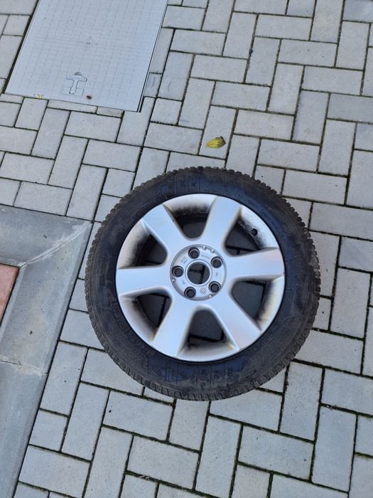 Vând jante Volkswagen R16