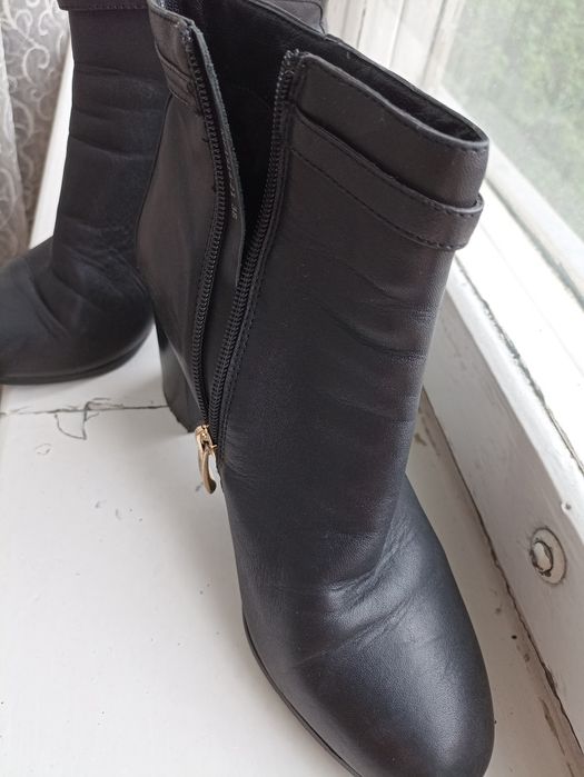 Продам кожаные ботильоны.