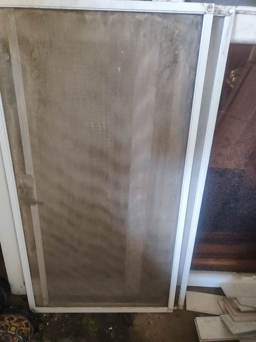 Arzon narxda 2 ta Akfa eshiklari sotiladi