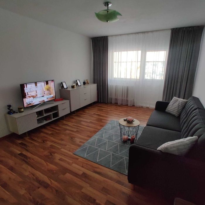 Apartament cu patru camere  in zona Almasului
