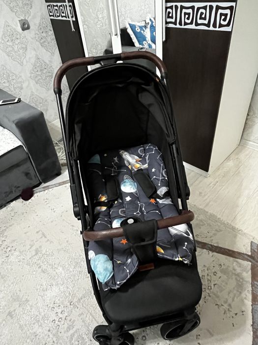 Коляска прогулочная с перекидной ручкой