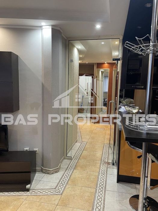 Продава се Тристаен апартамент в София, Белите брези - 80 кв.м за 1785 €/кв.м - Снимка #1