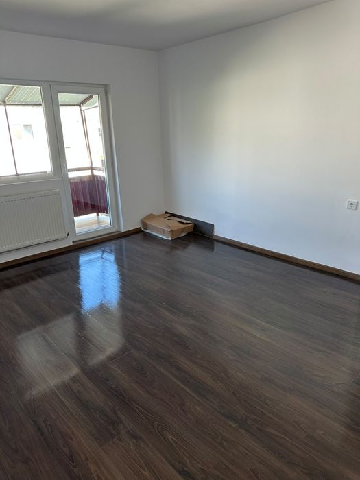 Girocului scoala 25, Azur, 2 camere RENOVAT  cf 1 semidecomandat