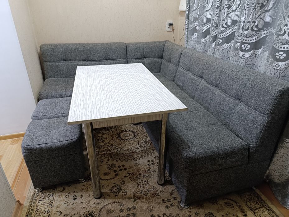 Мягкий уголок кухонный