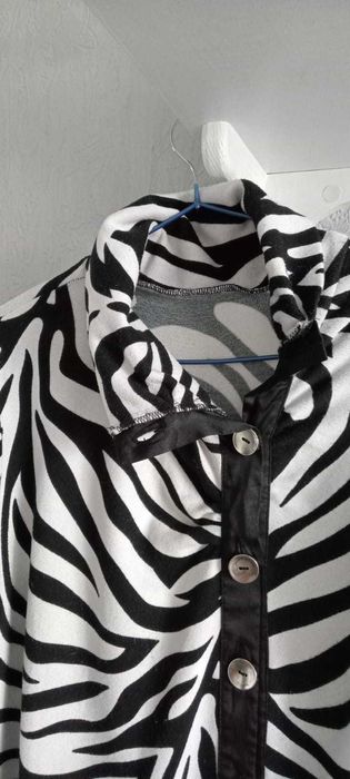 Продам 2 платья р.48-52