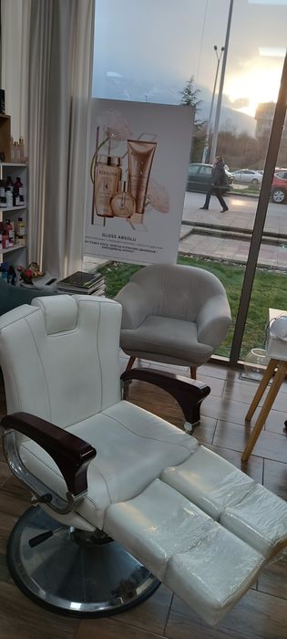 Стол за педикюр с регулиране на височината