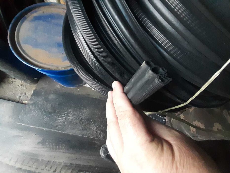 резиновое уплотнение дверей ВАЗ и УРАЛ  (уплотнитель)