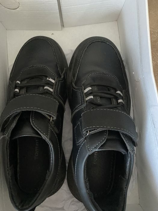 Кроссовки на липучке на мальчика