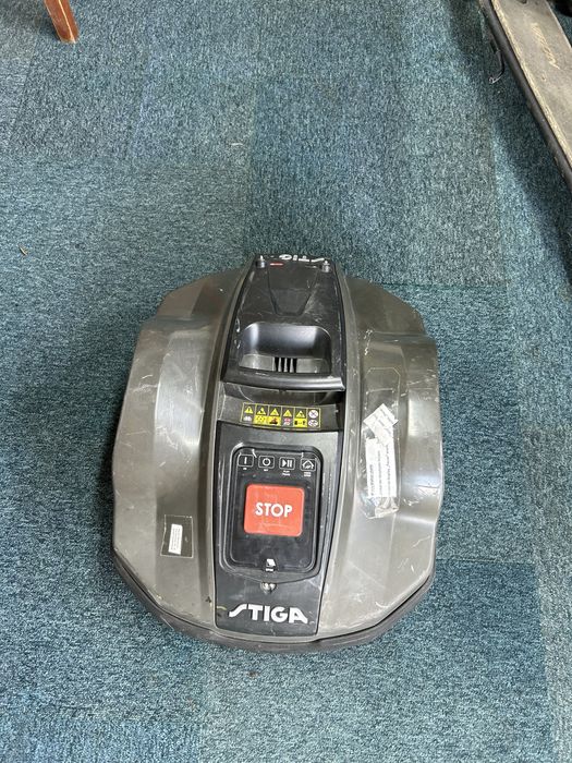 Robot de tuns iarba Stiga
