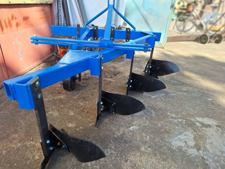 земеделска техника Плугове и Култиватори