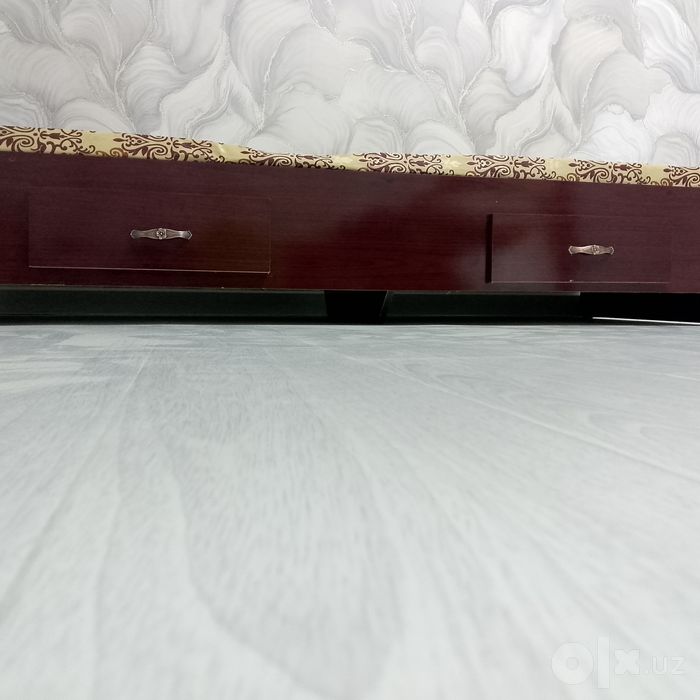 Divan sotiladi holati yaxshi