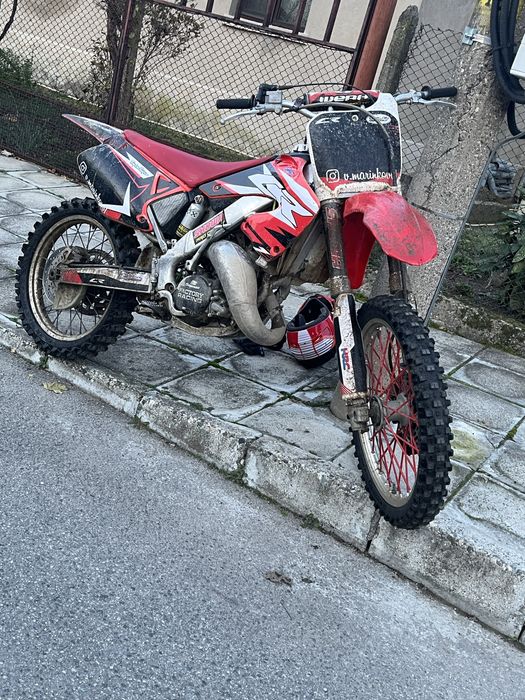Продавам Honda cr125