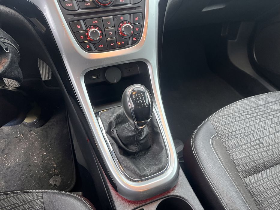Opel astra sport tourier 1.4t