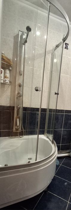 Продается душевая кабина