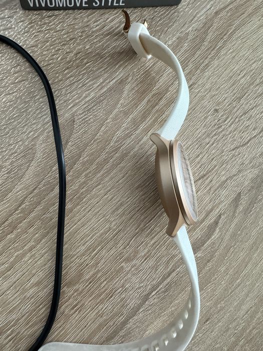 Часовник GARMIN Vivomove Style/Rose gold