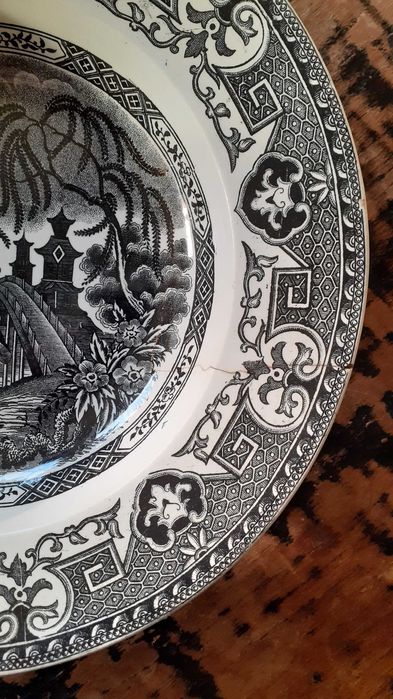 чиния порцеланова черно/бял печат Yeddo U&C Sarreguemines диам. 22 см