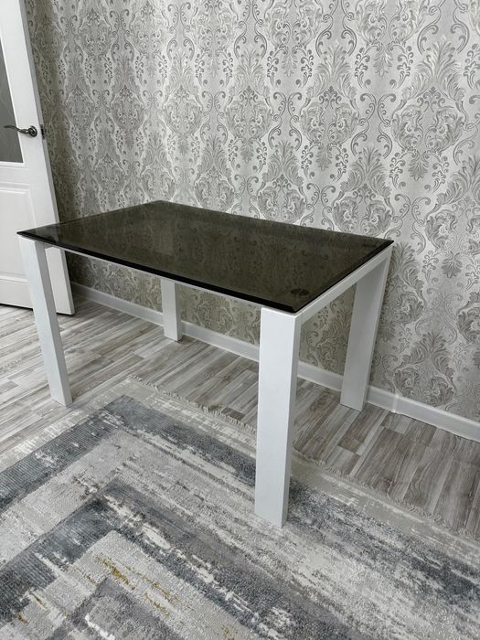 Продам кухонный стол