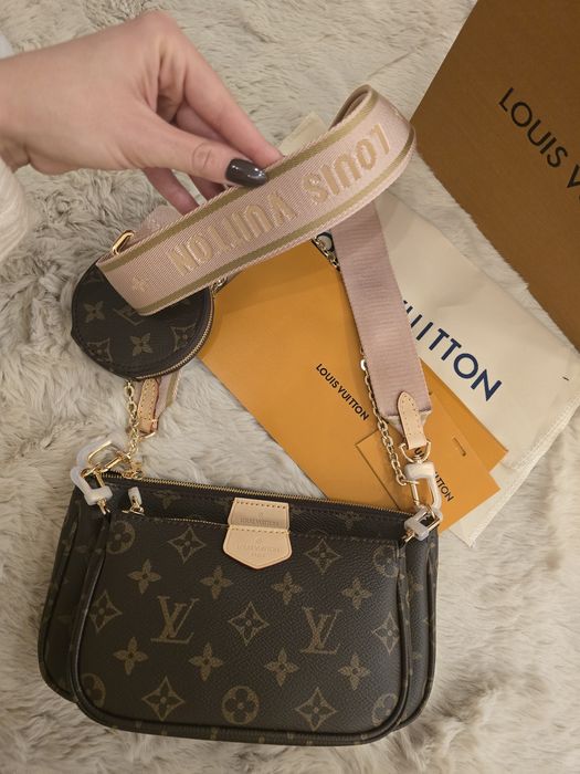 Налична чанта Louis Vuitton Multi Pochette Accessoires