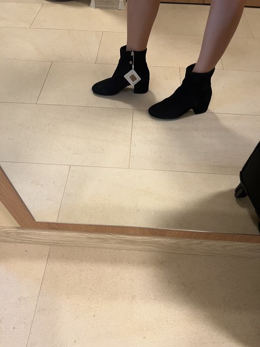 Чисто нови велурени боти Geox