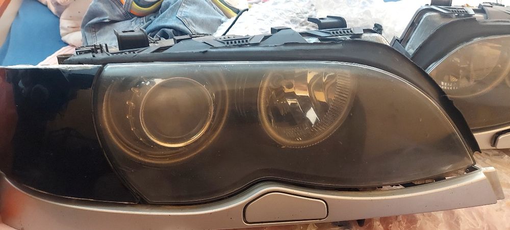 Продавам фарове за е46