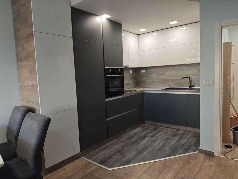 Двустаен апартамент под наем в комплекс "Фамилия", кв. Победа