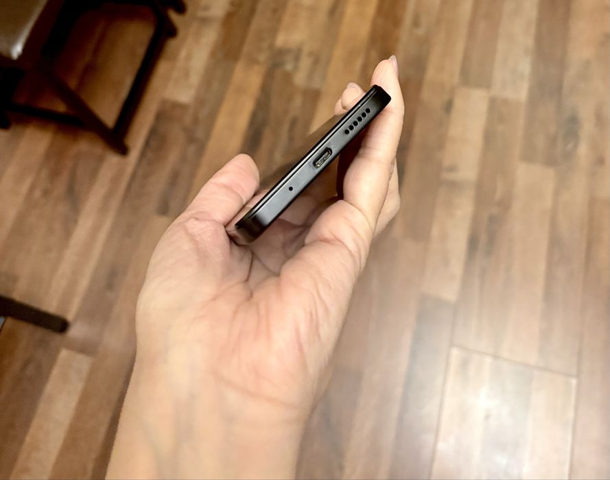 Продам смартфон Redmi 12 (8/256 гб)