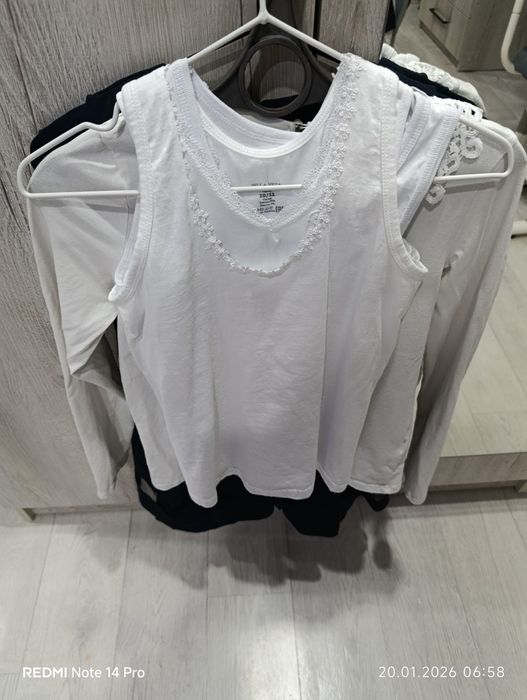 Продам школьные блузки для девочки