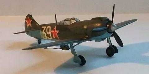 Сборная модель самолета Ла-5ФН (Smer, 1:72)