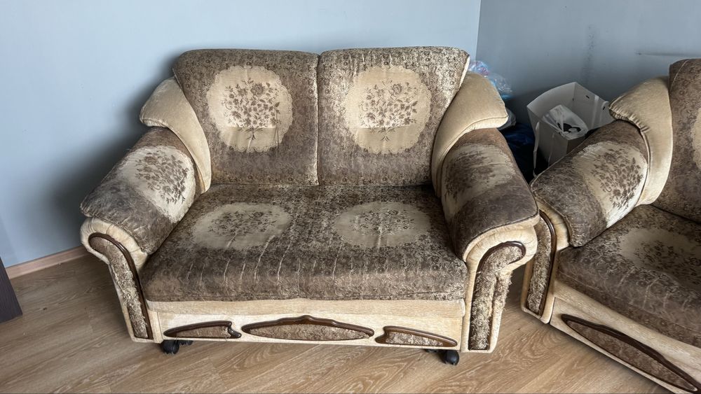 Продаю диван для гостинной