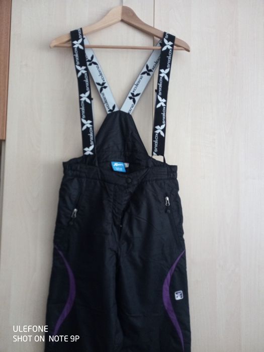 Pantaloni de schi